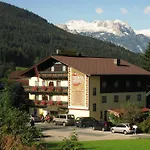 Waldwirt 3* Russbach am Pass Gschutt