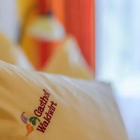 Waldwirt Russbach am Pass Gschütt