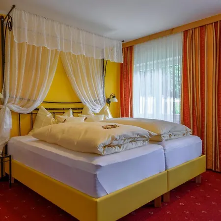 Waldwirt Guest house Russbach am Pass Gschuett
