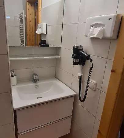 Waldwirt Russbach am Pass Gschütt