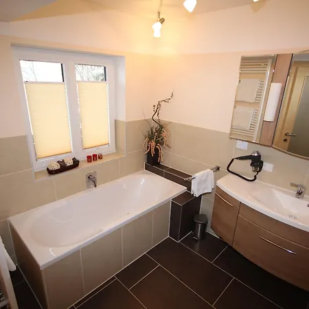 Waldwirt Russbach am Pass Gschütt