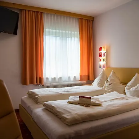 Waldwirt Russbach am Pass Gschütt